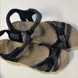Earth Origins Black and Gray Women's Sandals